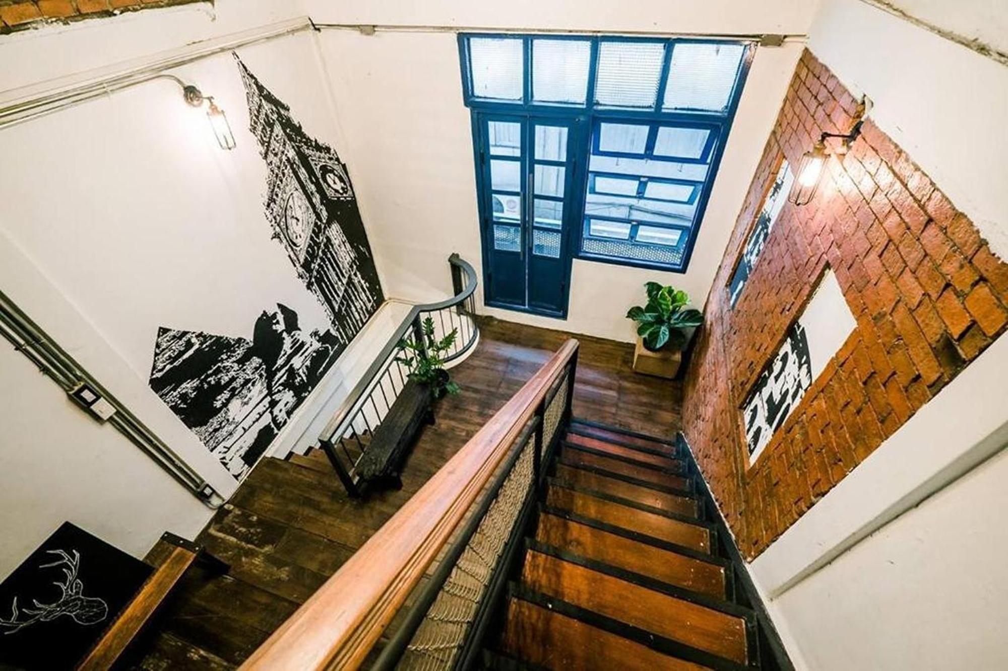 Zeds Hostel Bangkok Exterior photo