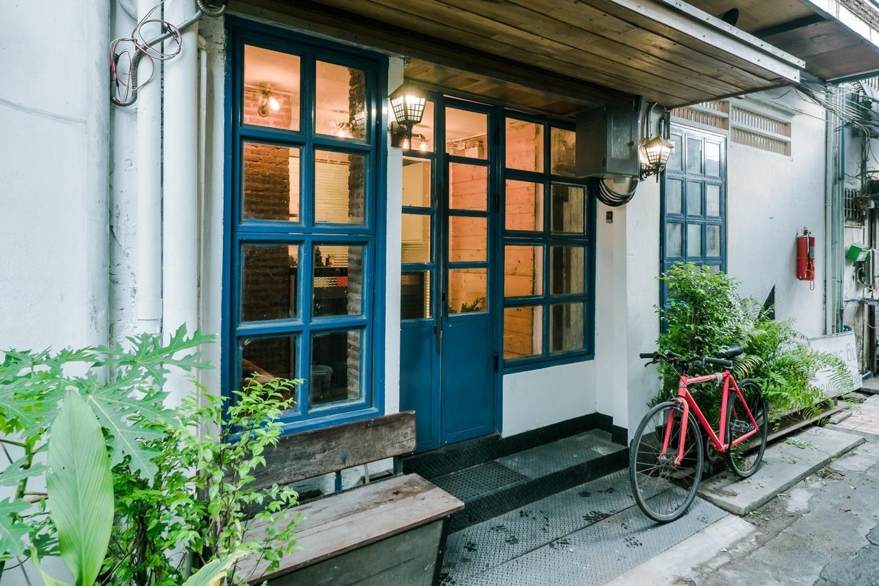 Zeds Hostel Bangkok Exterior photo