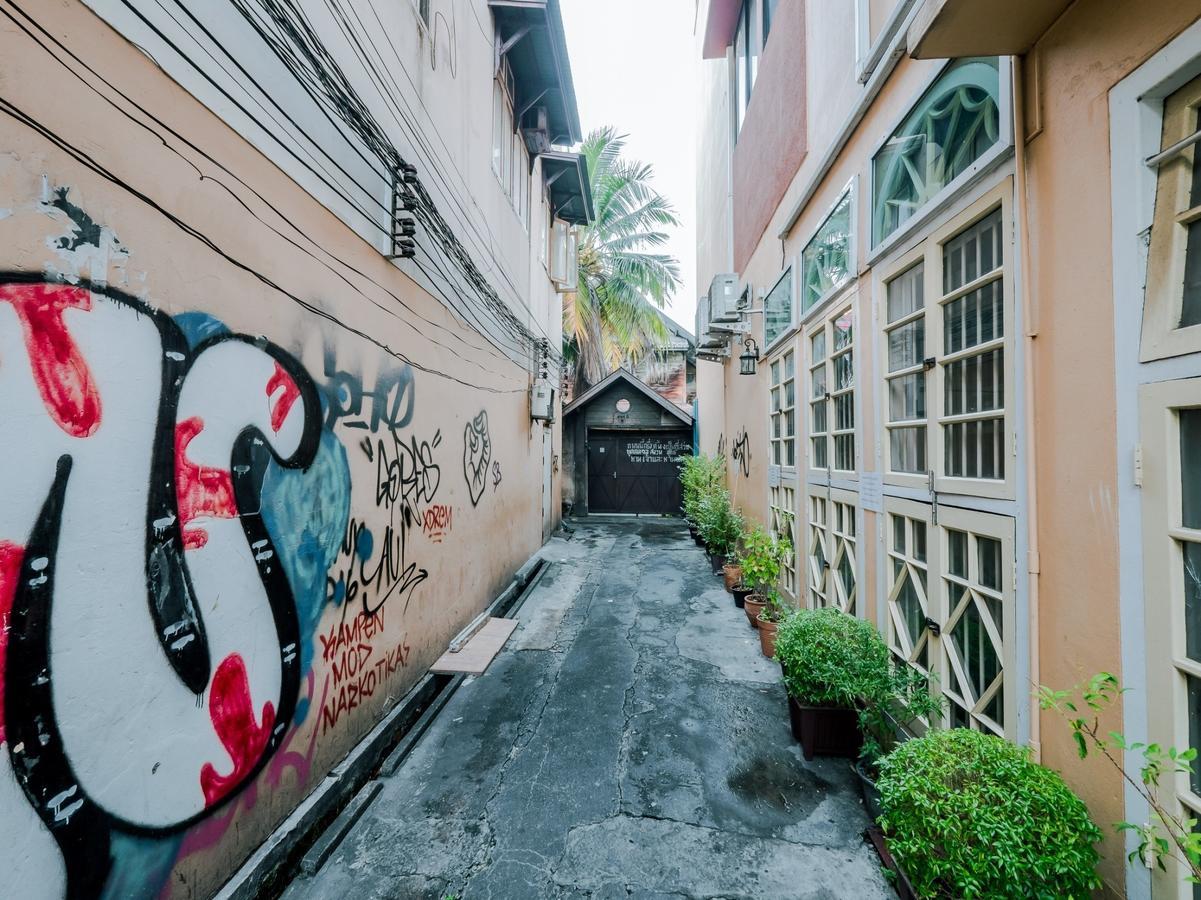 Zeds Hostel Bangkok Exterior photo